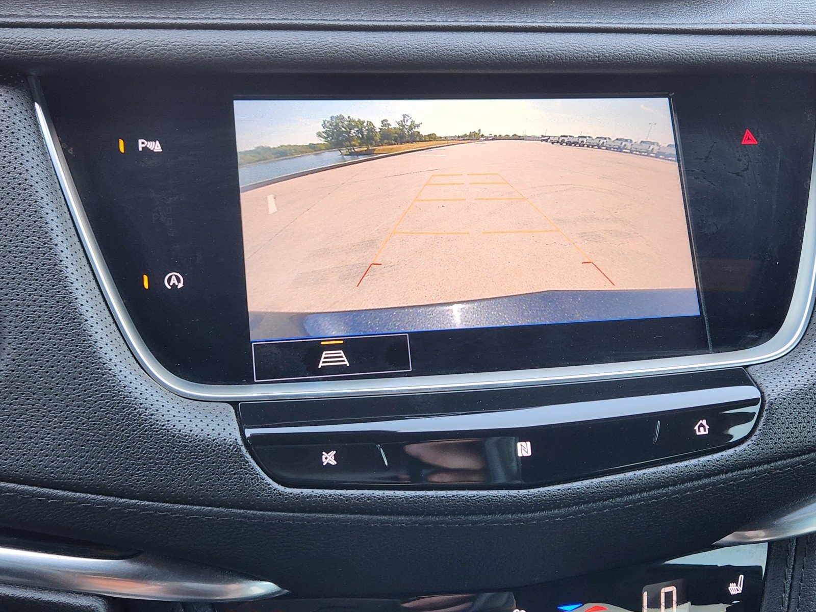 Used 2021 Cadillac XT5 Premium Luxury w/ LPO, Floor Liner Package FWD image 8