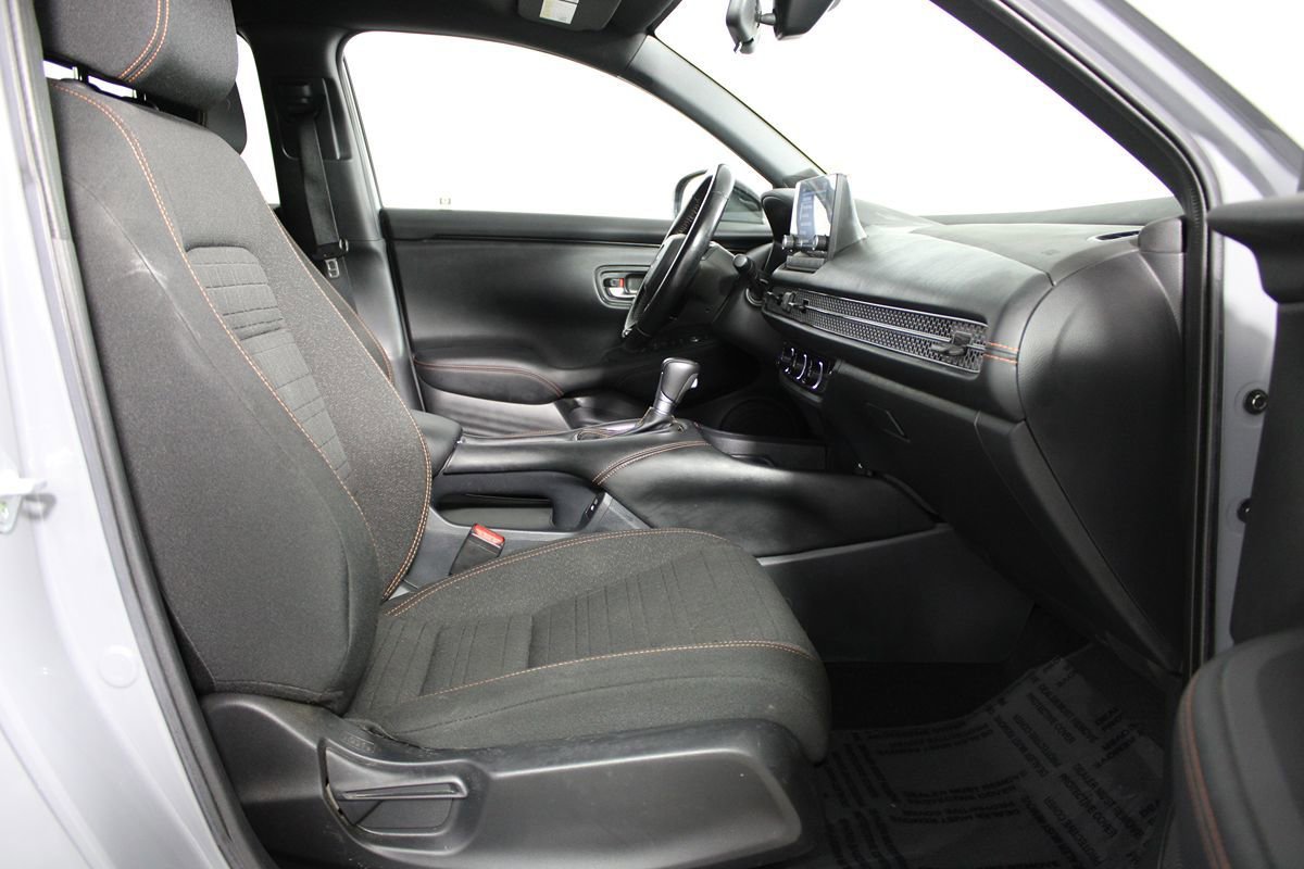 Used 2025 Honda HR-V Sport image 13