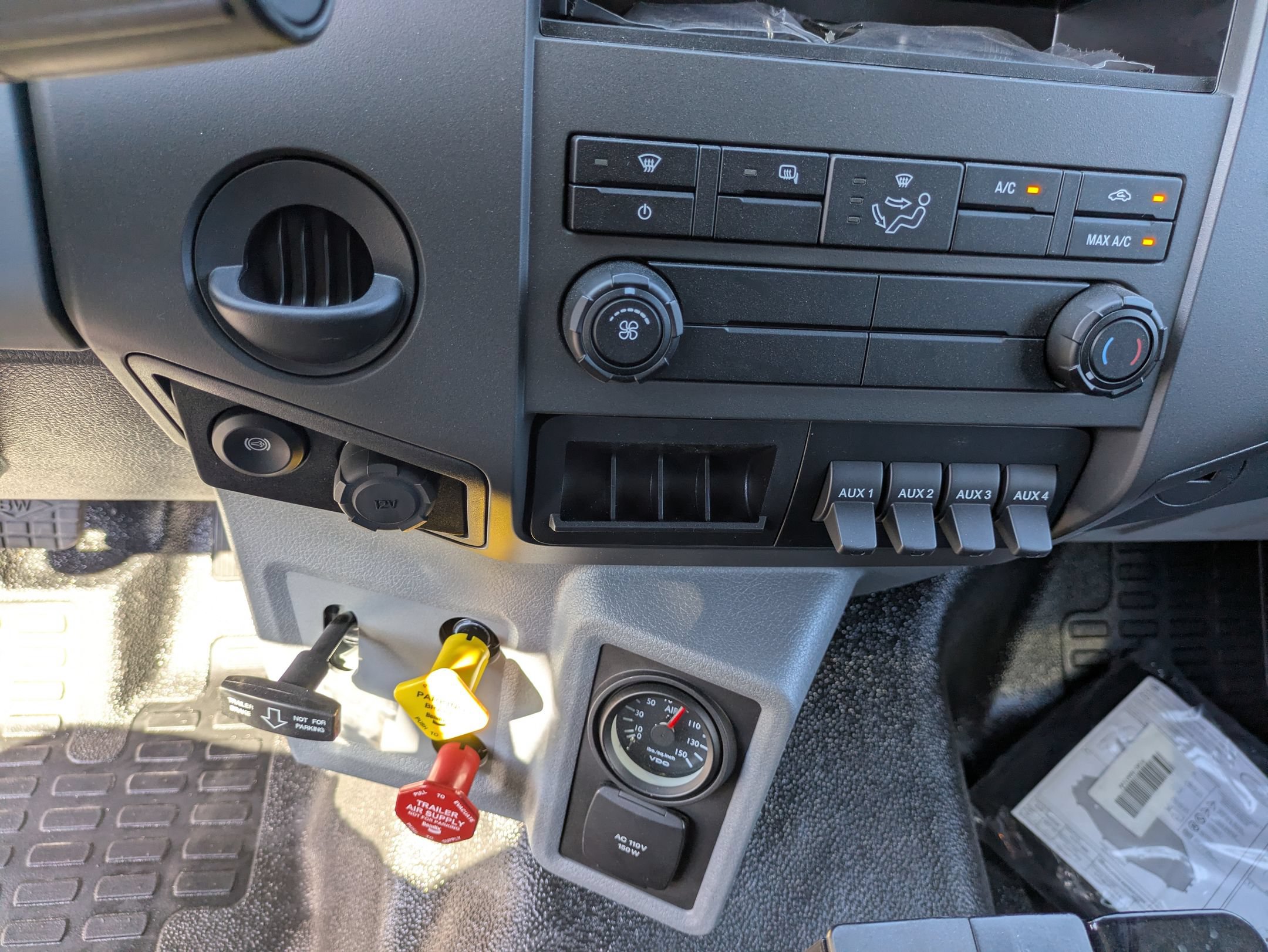 New 2027 Ford F750 2WD Regular Cab Super Duty image 24
