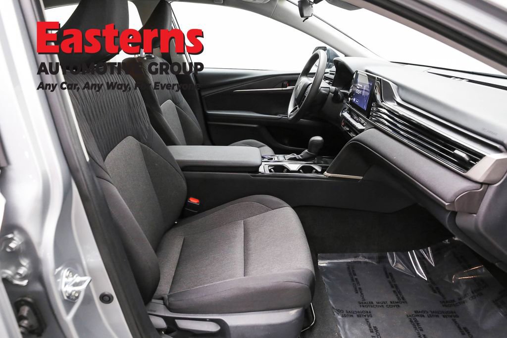 Used 2025 Toyota Camry LE image 25