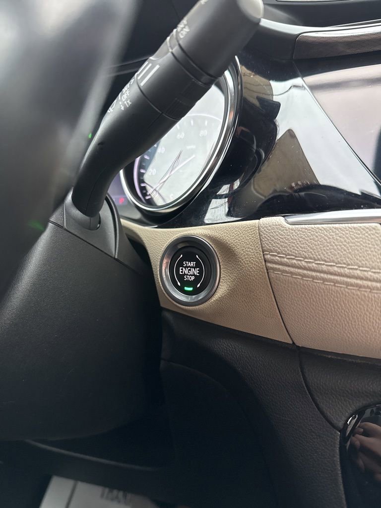 Used 2020 Buick Encore GX Essence image 16