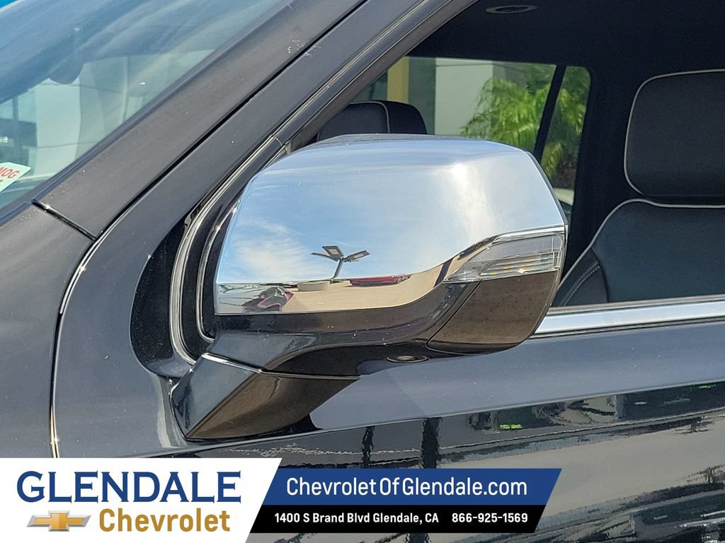 Certified 2023 Chevrolet Suburban Premier RWD image 19