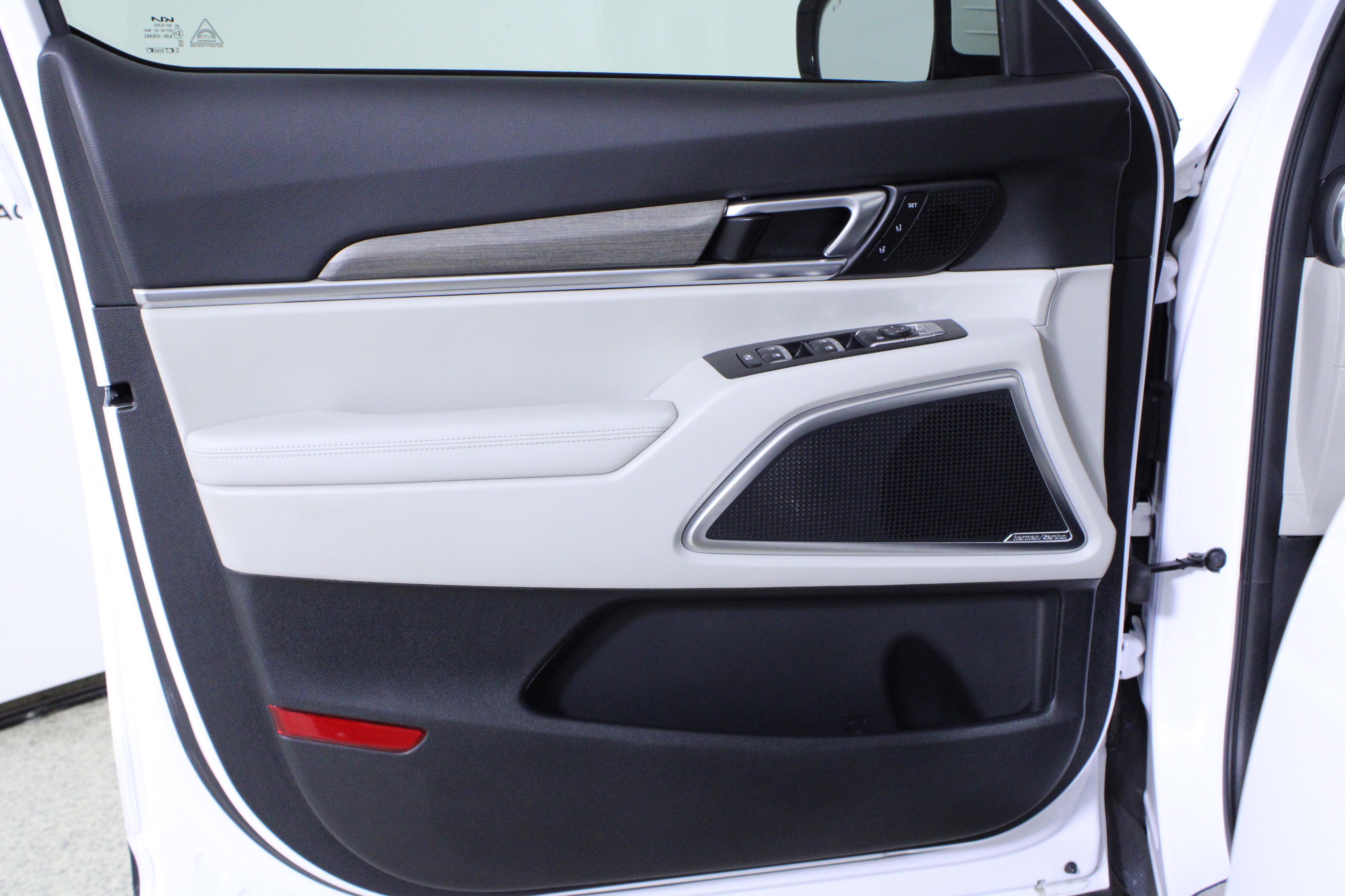 Used 2022 Kia Telluride SX w/ SX Prestige Package image 21