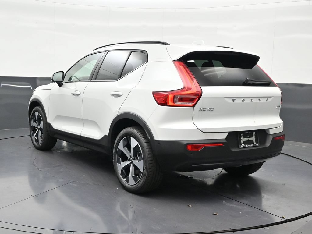 New 2026 Volvo XC40 B5 Plus w/ Climate Package AWD/4WD image 3