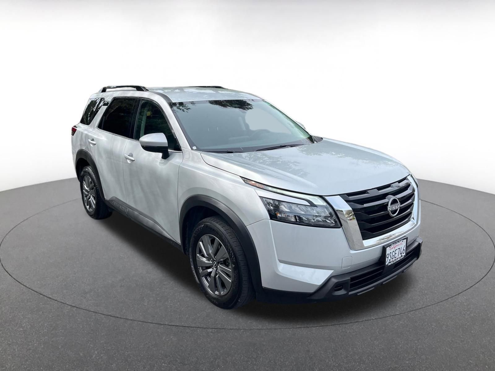 Used 2025 Nissan Pathfinder SV