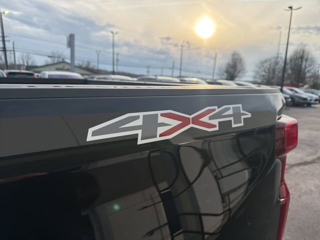 Used 2025 Chevrolet Silverado 1500 LT AWD/4WD image 18