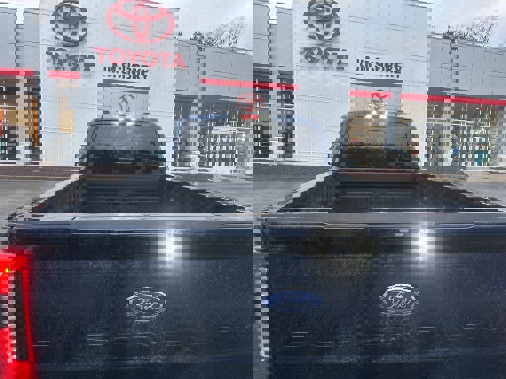 Used 2023 Ford F350 Lariat w/ Tow Technology Package image 9