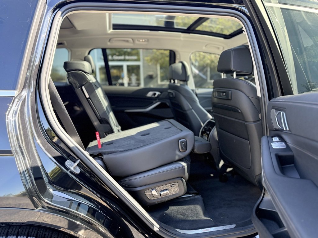 Used 2021 BMW X7 xDrive40i image 32