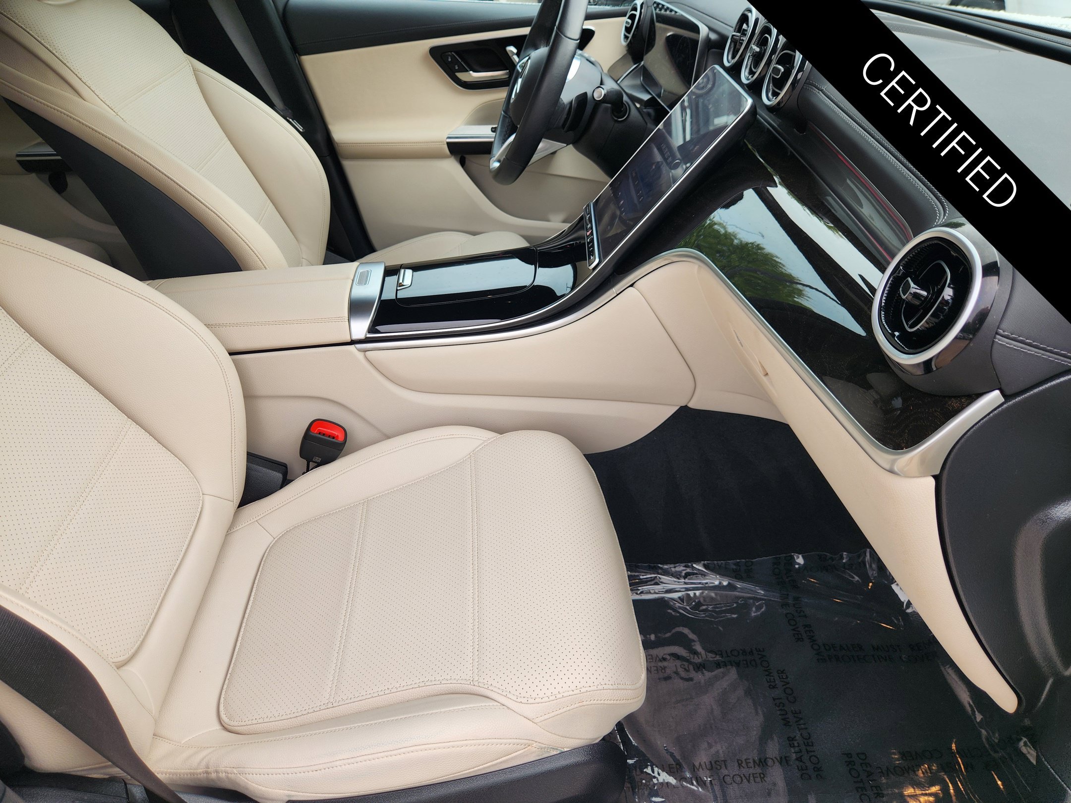Certified 2023 Mercedes-Benz GLC 300 image 3