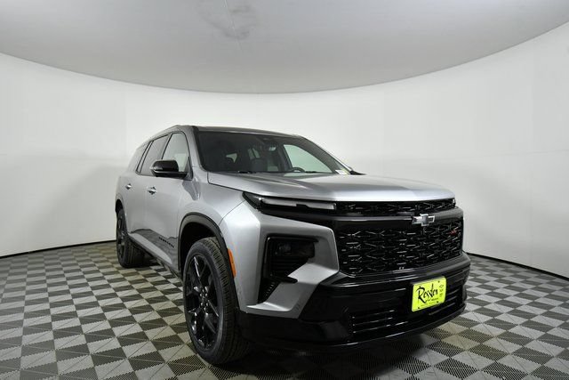 New 2026 Chevrolet Traverse RS w/ LPO, Floor Liner Package AWD/4WD image 8
