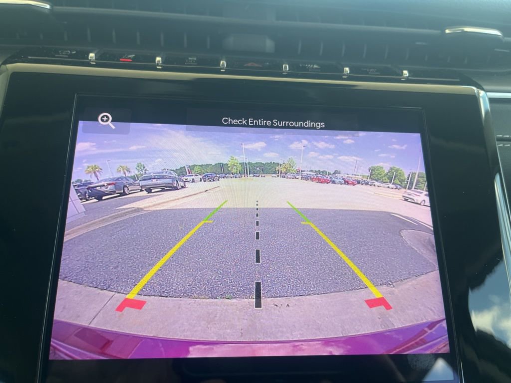 Used 2023 Jeep Grand Cherokee Laredo image 13