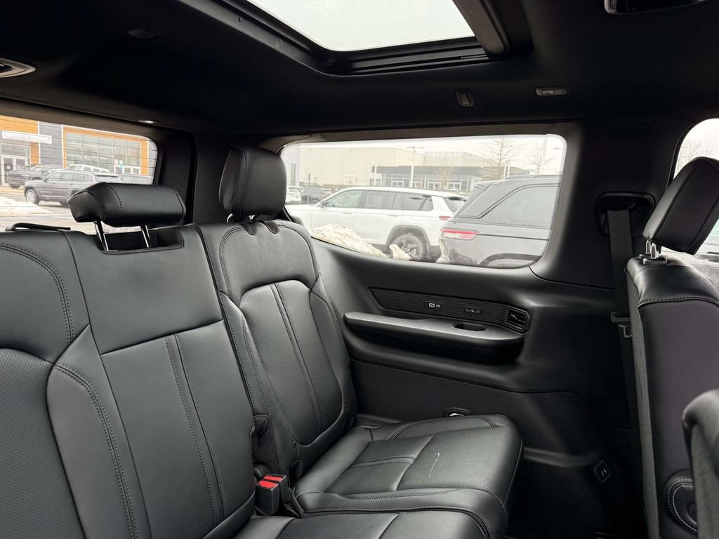 New 2026 Jeep Grand Wagoneer Limited AWD/4WD image 18