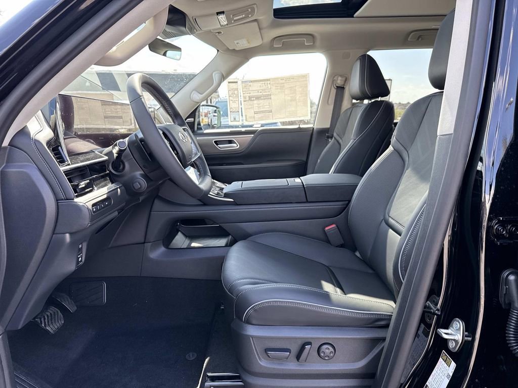 New 2026 INFINITI QX80 Luxe image 16