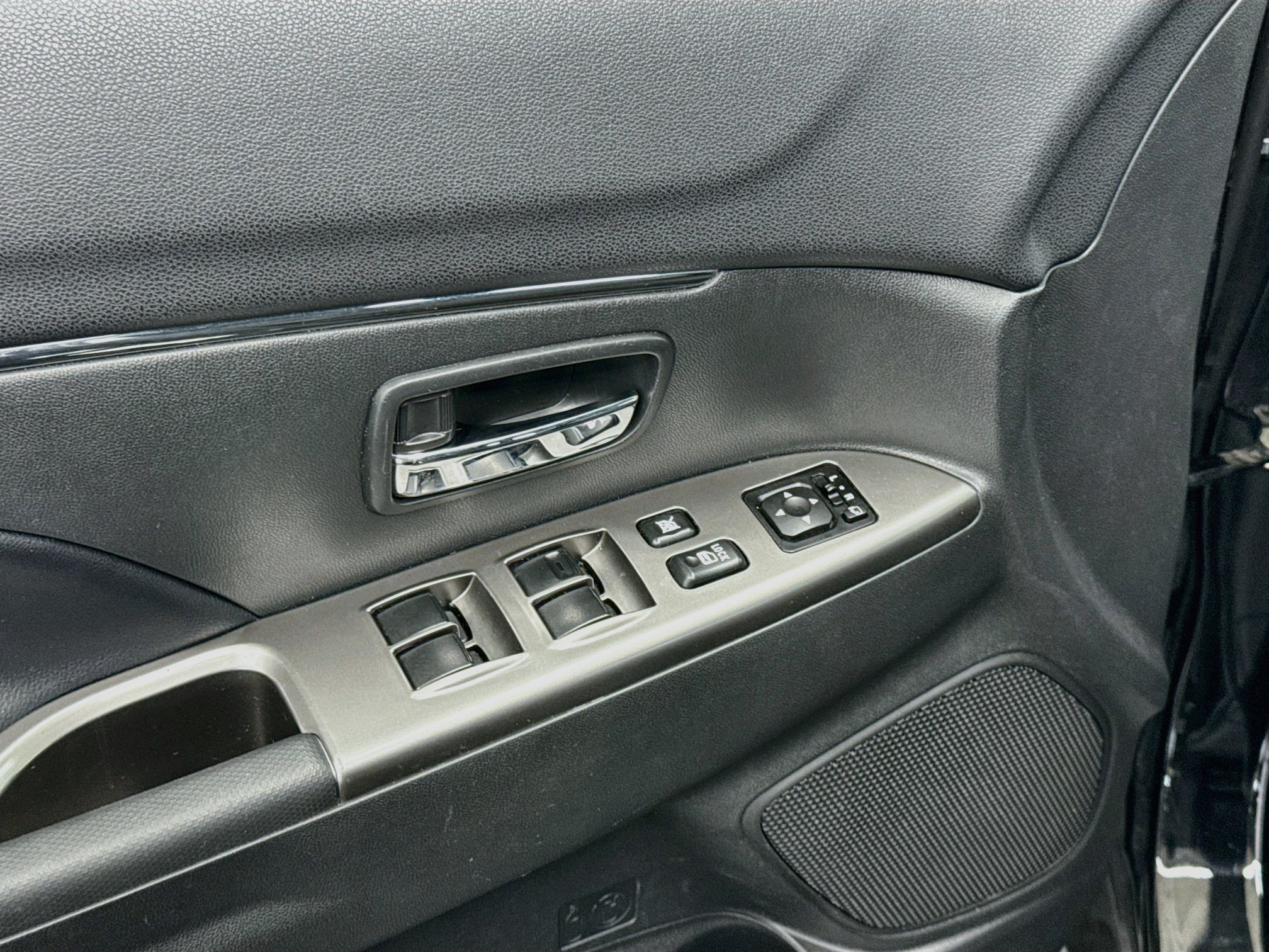 Used 2025 Mitsubishi Outlander Sport SE AWD/4WD image 15