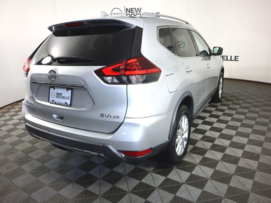 Used 2018 Nissan Rogue SV AWD/4WD image 7