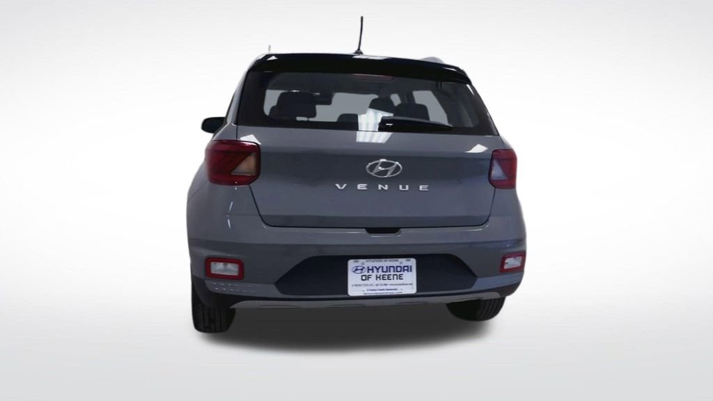 Used 2023 Hyundai Venue Limited image 22