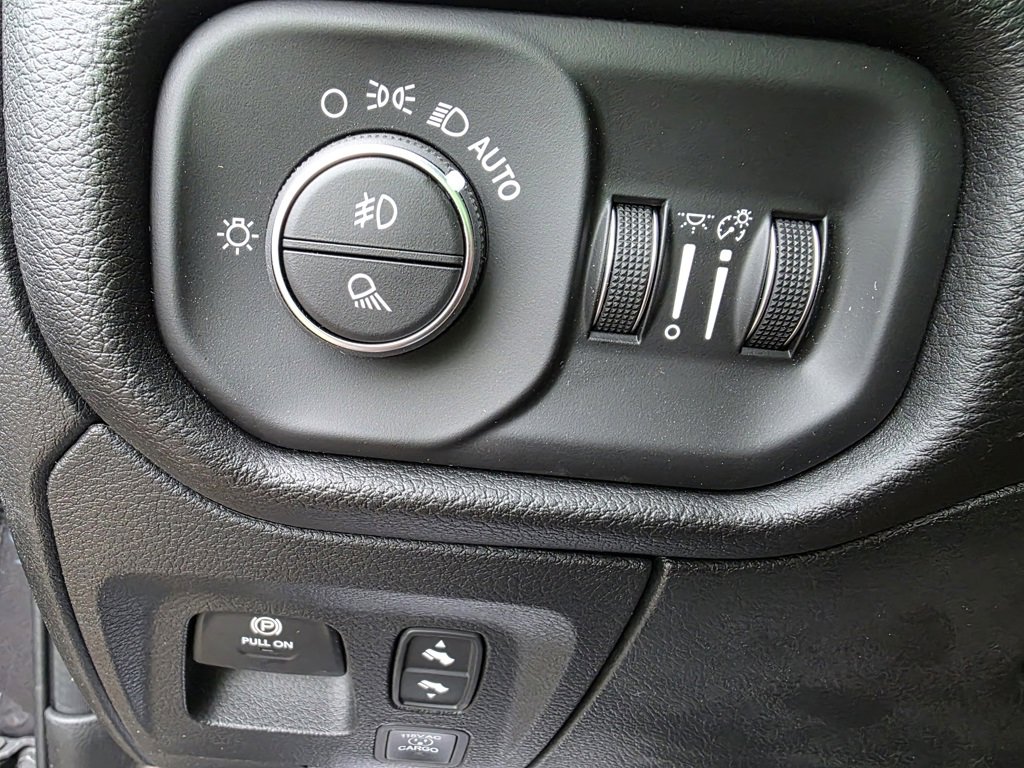 New 2026 RAM 1500 4x4 Crew Cab image 26