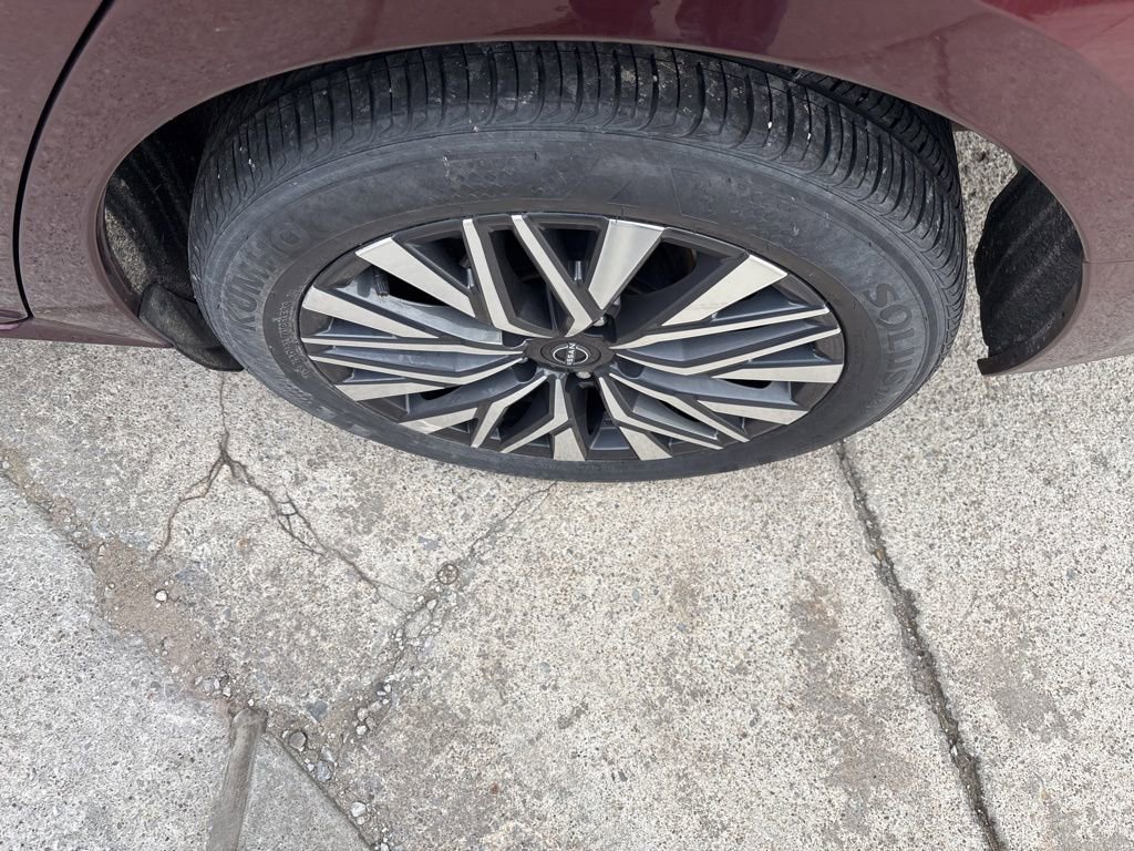 Used 2024 Nissan Altima 2.5 SV image 8