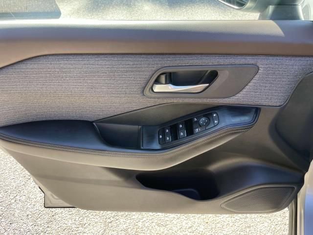 Certified 2023 Nissan Rogue SV image 17