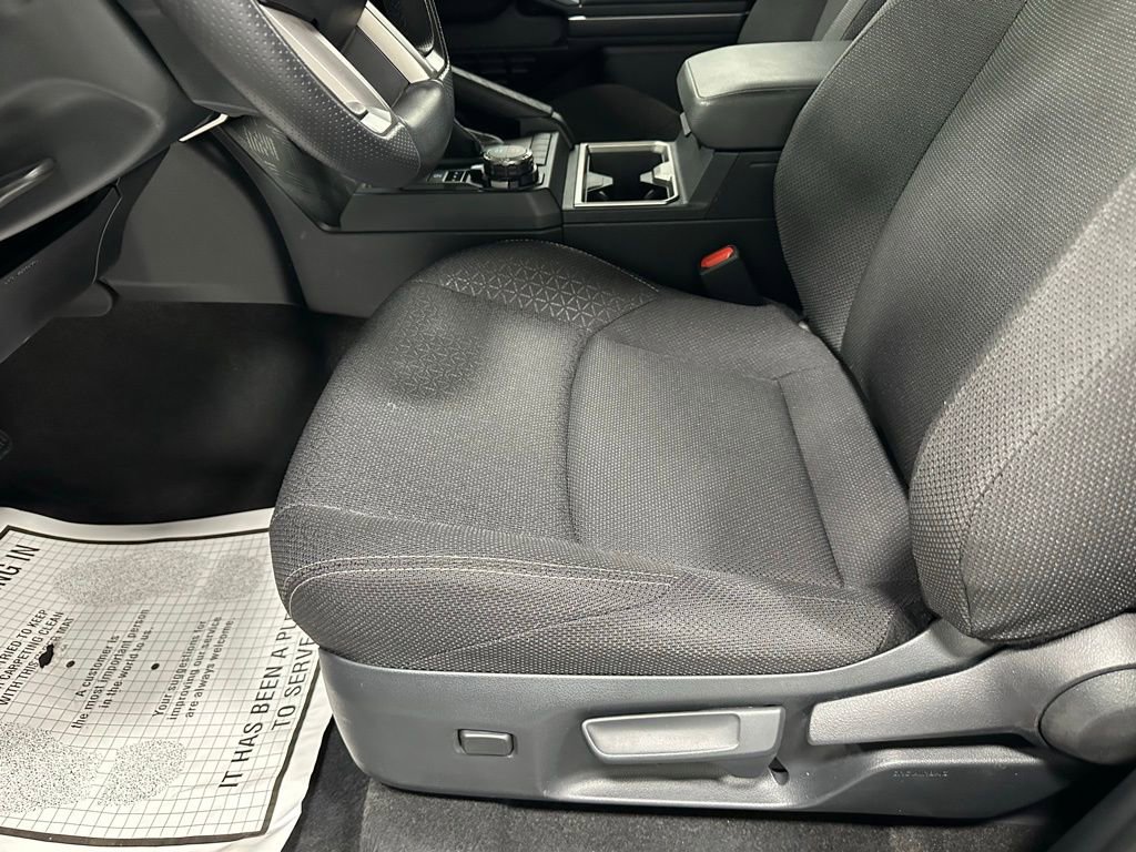 Used 2025 Toyota 4Runner SR5 AWD/4WD image 13