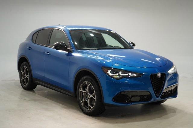 New 2025 Alfa Romeo Stelvio Sprint