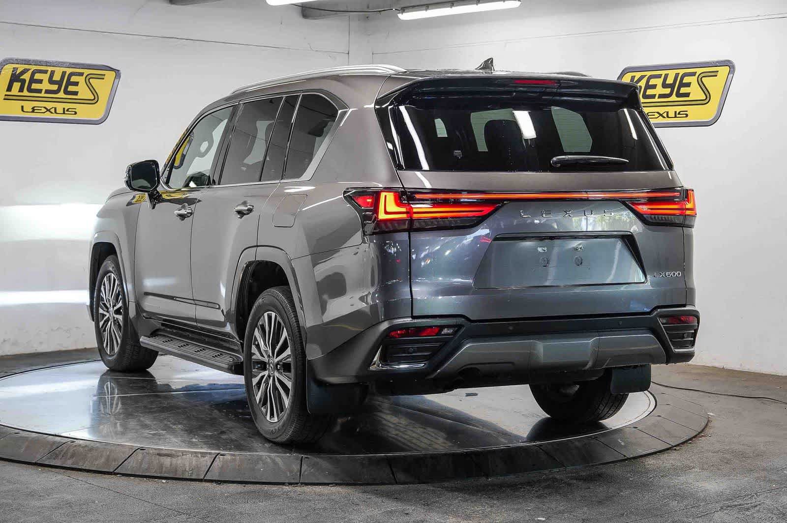 Used 2024 Lexus LX 600 4WD w/ Interior Upgrade Package image 2