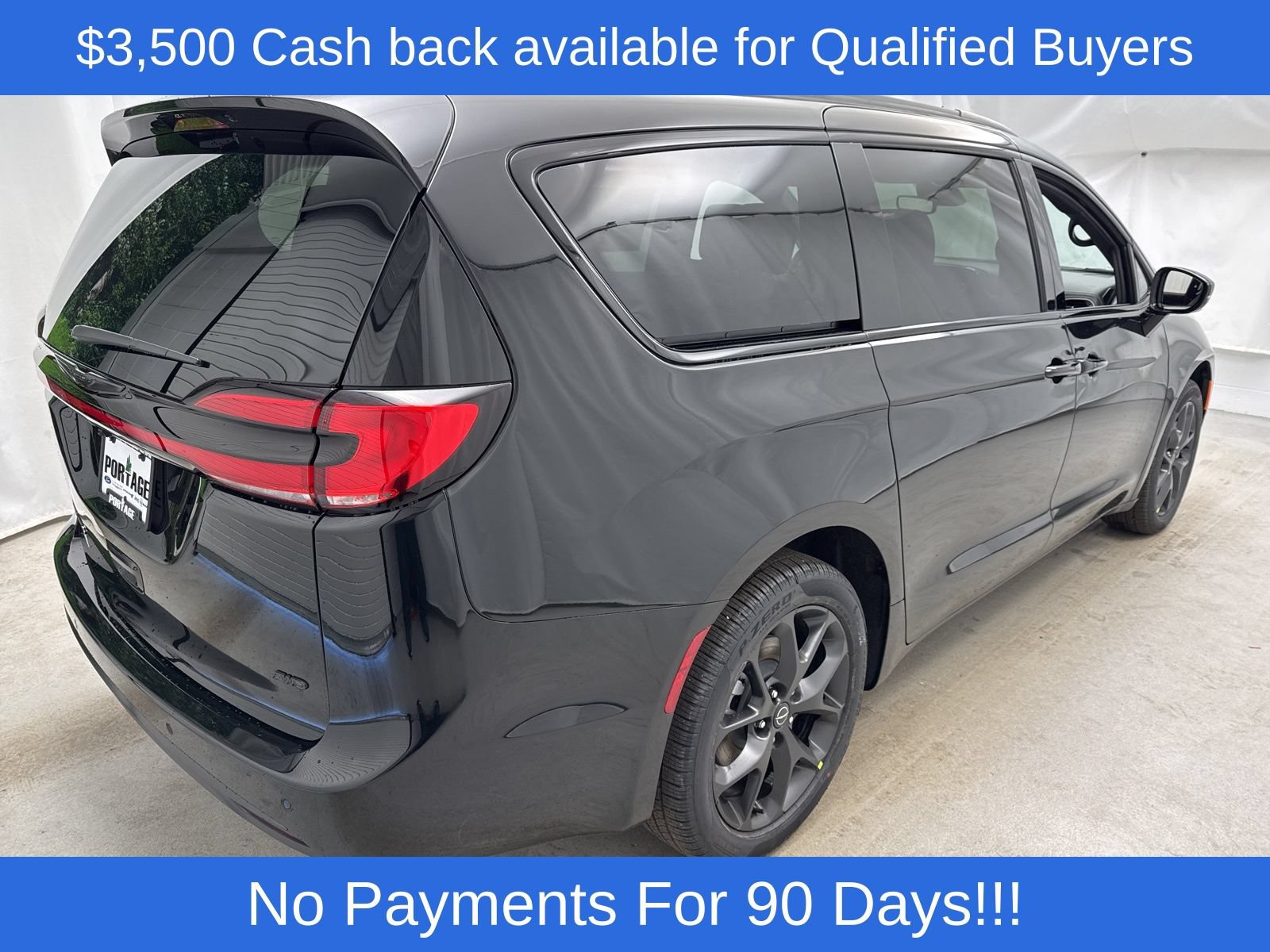 New 2026 Chrysler Pacifica Select w/ S Appearance Package AWD/4WD image 3