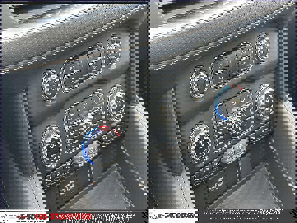 Used 2023 GMC Yukon AT4 w/ Technology Package image 33