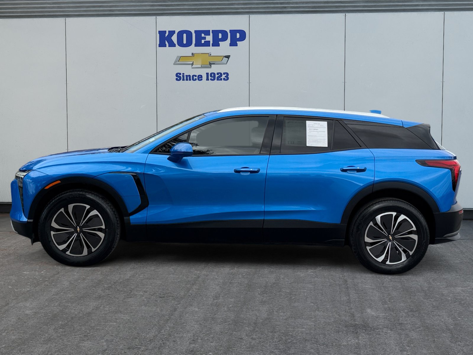 Used 2024 Chevrolet Blazer EV LT AWD/4WD image 2
