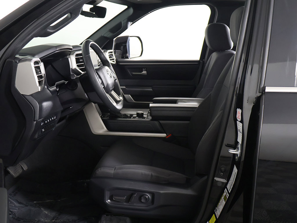 Used 2025 Toyota Sequoia SR5 AWD/4WD image 28