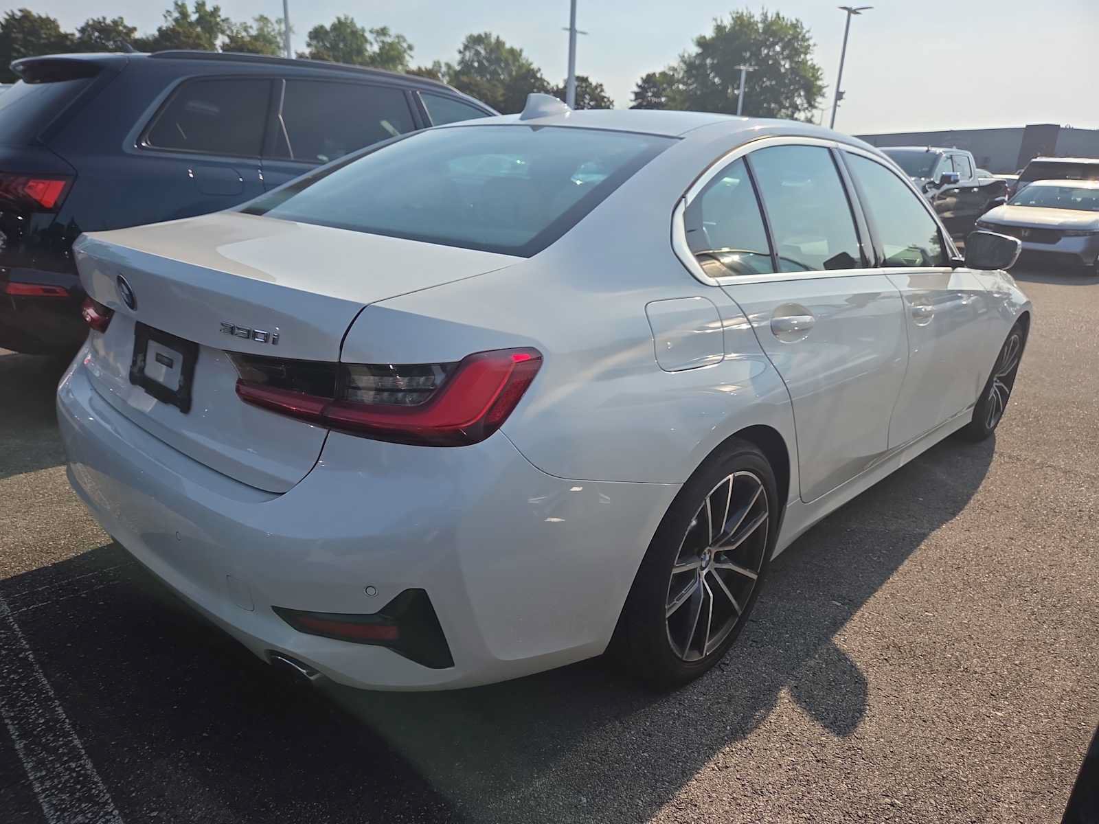 Used 2020 BMW 330i Sedan w/ Convenience Package RWD image 5