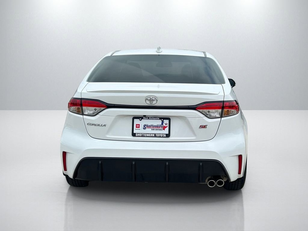 Certified 2026 Toyota Corolla SE w/ SE Package FWD image 6