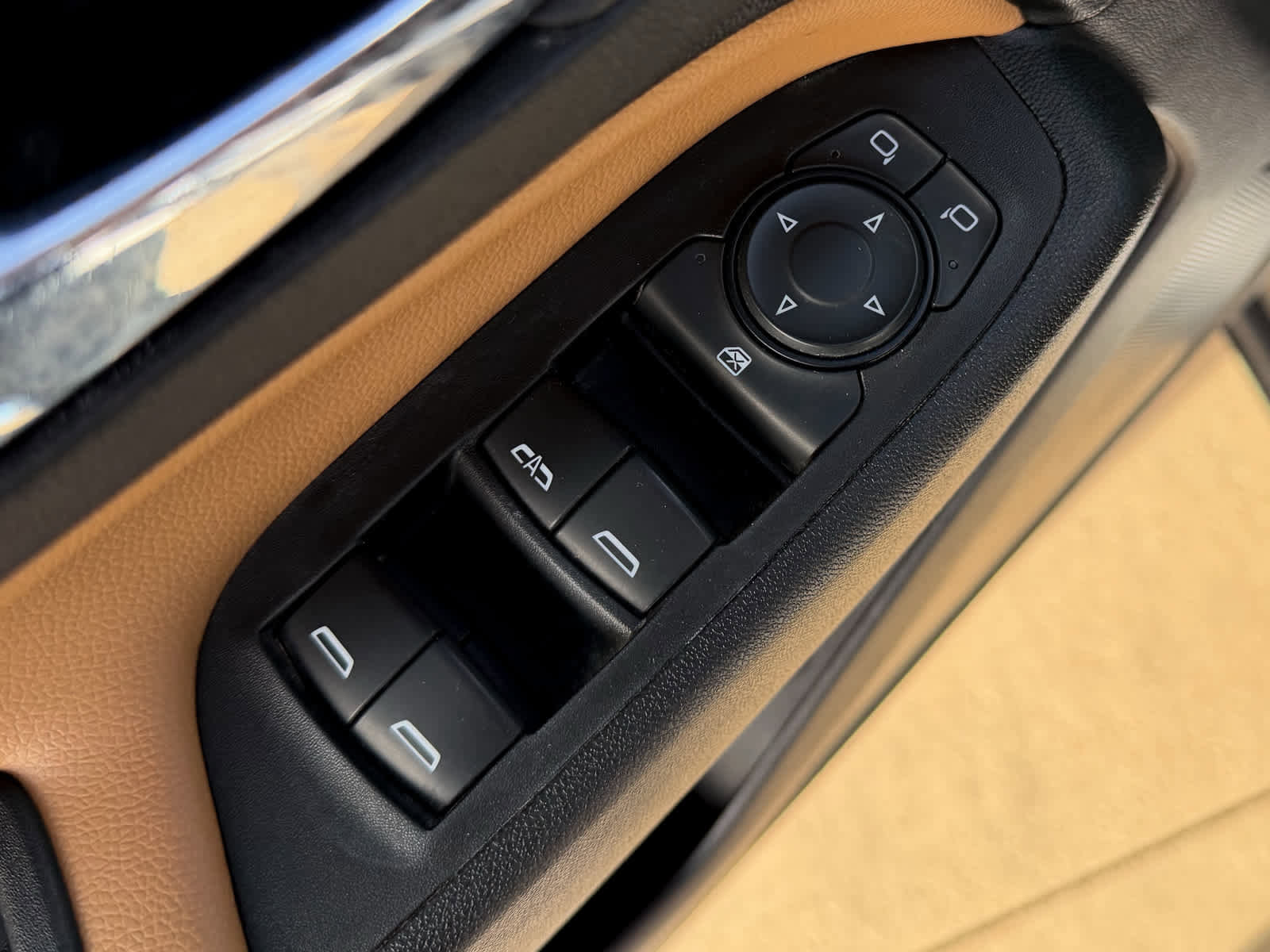 Used 2020 Chevrolet Equinox Premier image 25