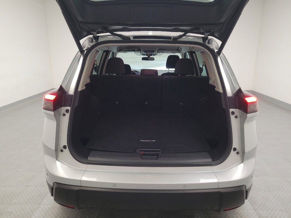 Used 2025 Nissan Rogue SV AWD/4WD image 29