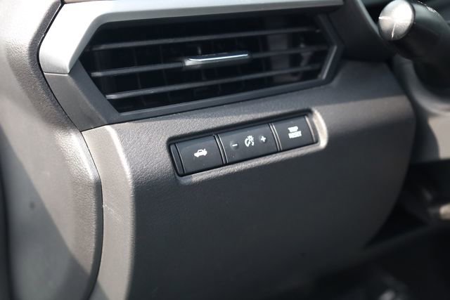 Used 2025 Nissan Altima 2.5 SV FWD image 12