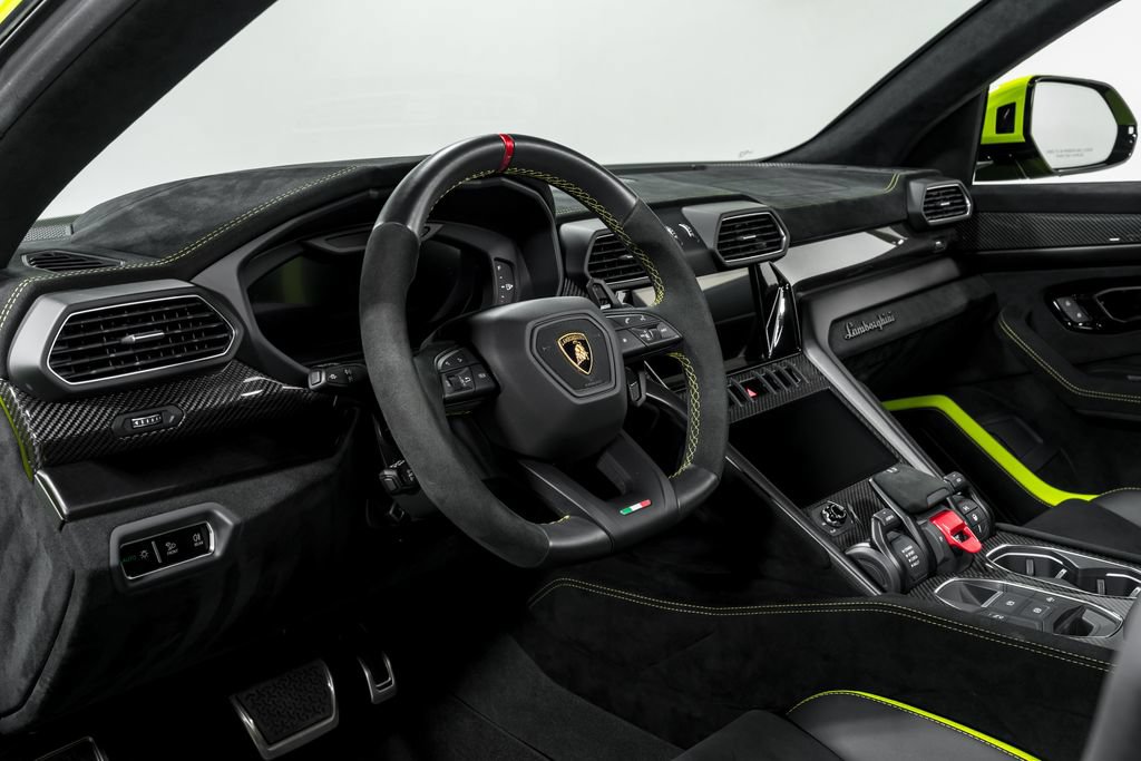 Used 2024 Lamborghini Urus Performante AWD/4WD image 12