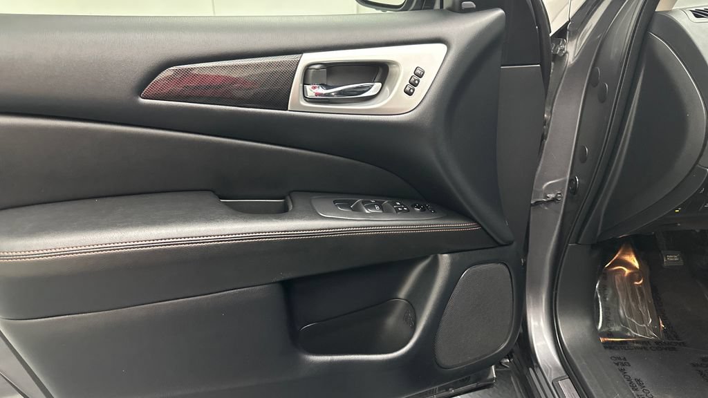 Certified 2020 Nissan Pathfinder SL AWD/4WD image 17