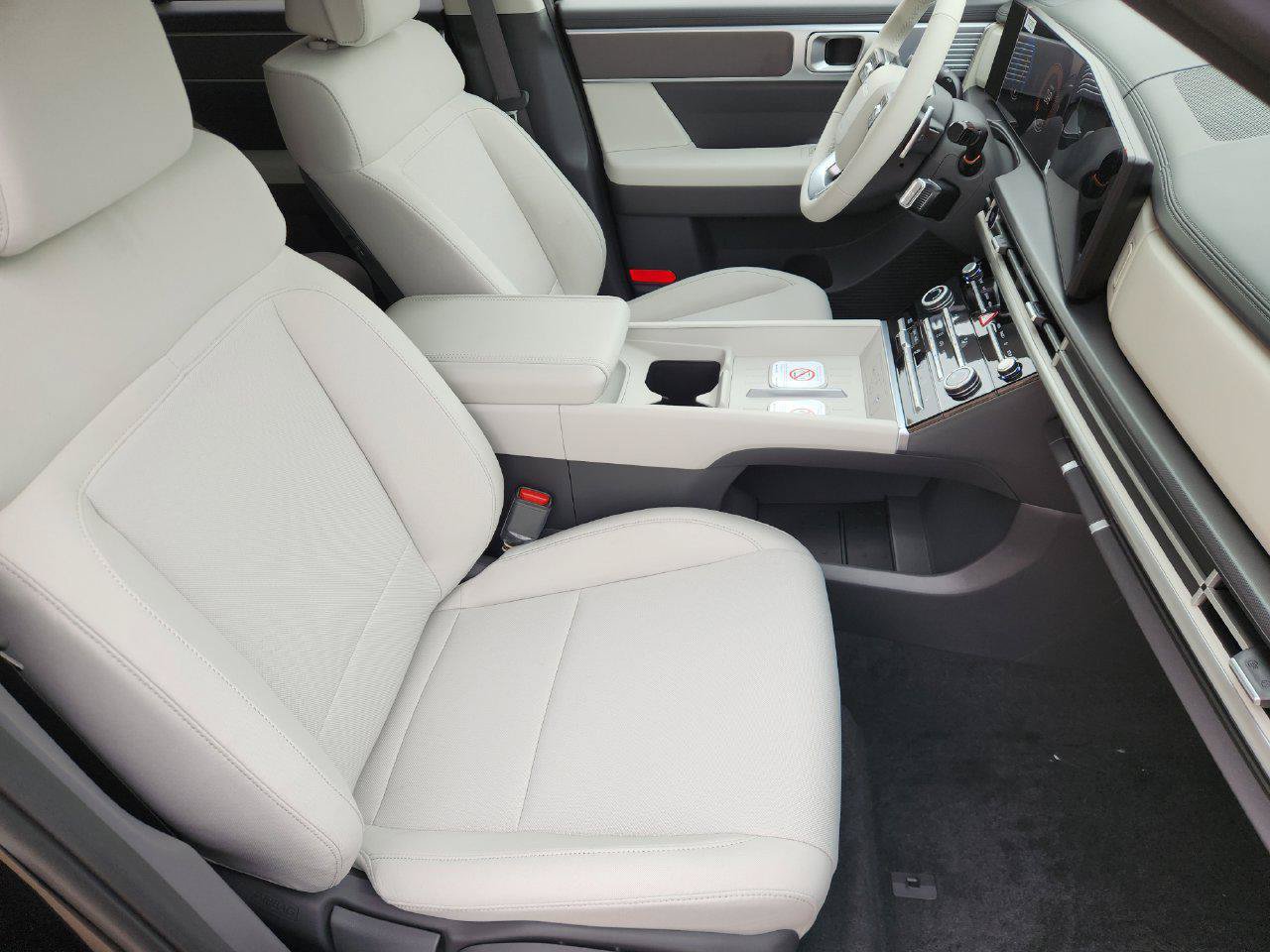 New 2026 Hyundai Santa Fe SE FWD image 9