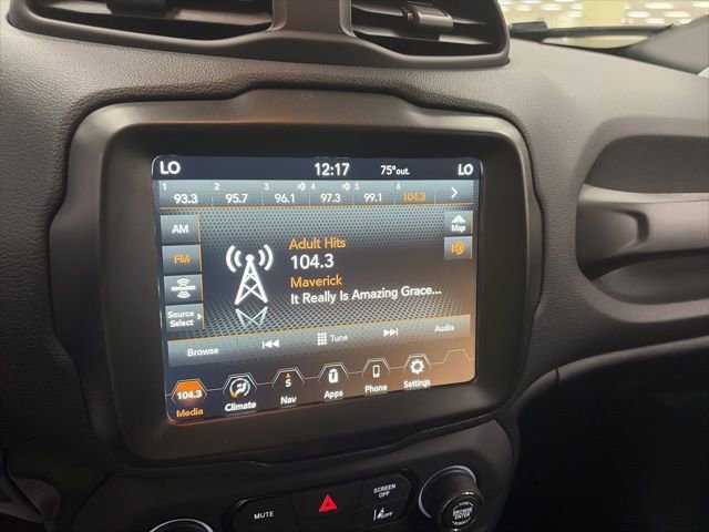 Used 2022 Jeep Renegade Latitude AWD/4WD image 22