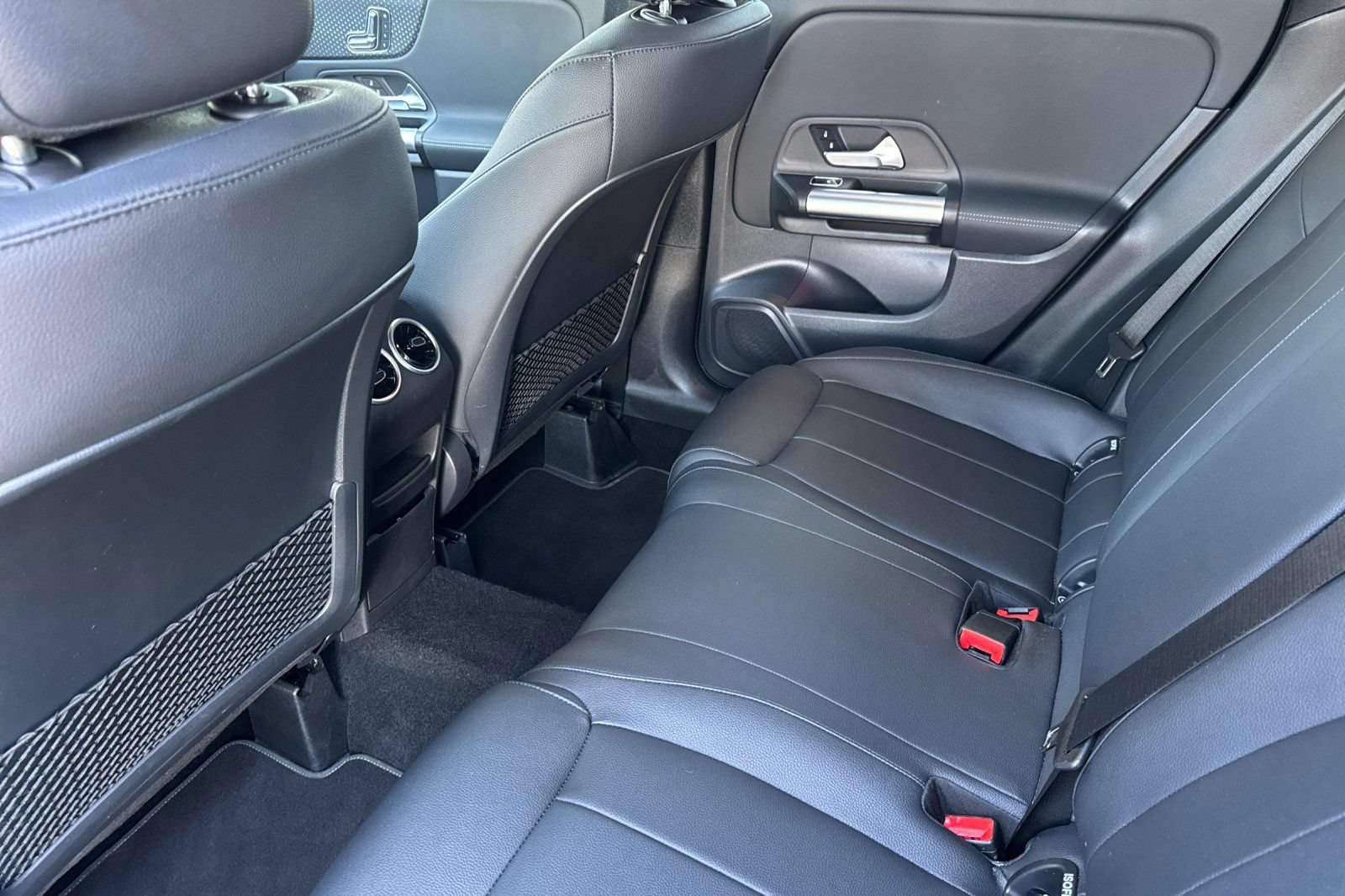 Used 2025 Mercedes-Benz GLA 250 image 13