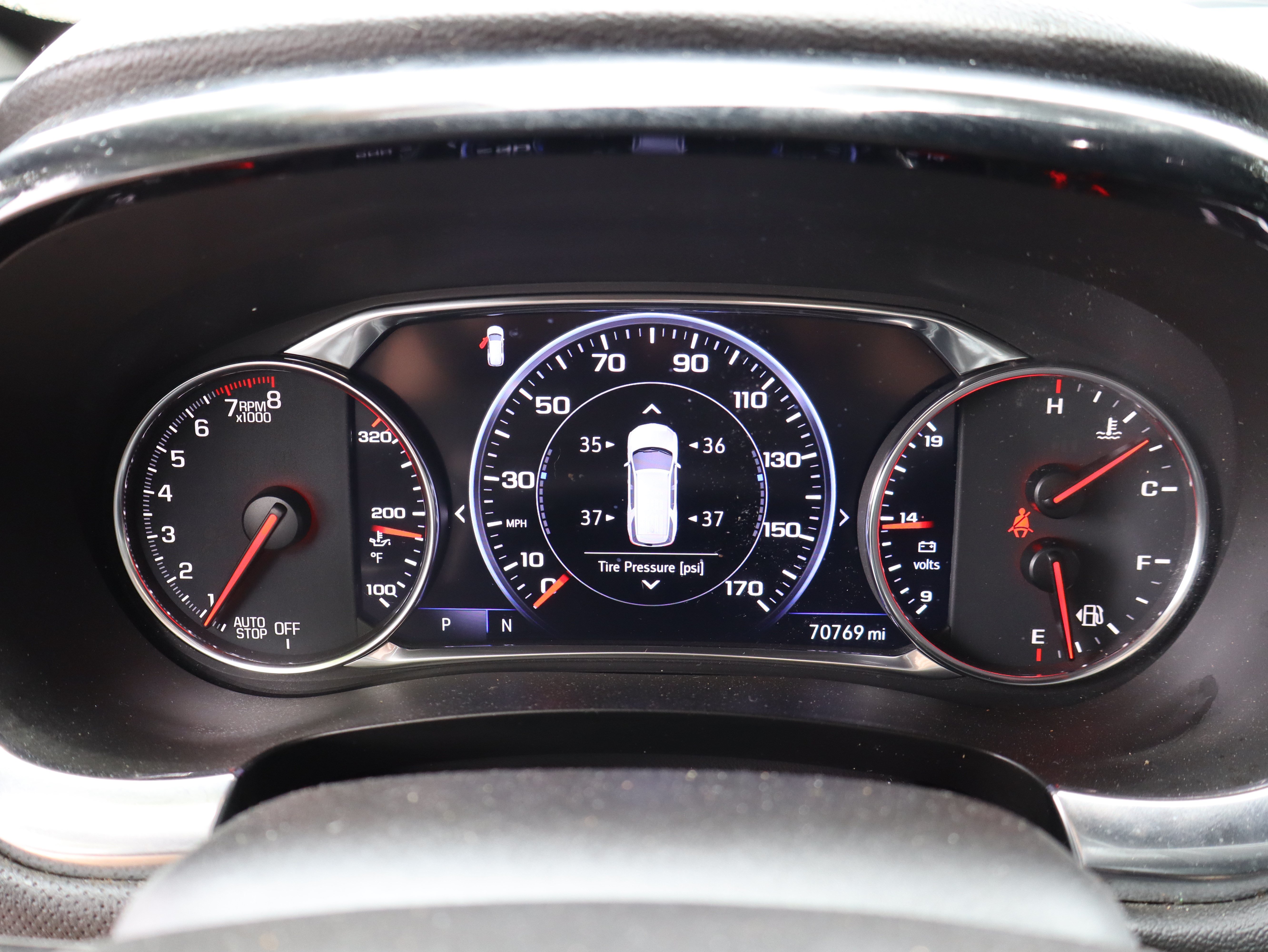 Used 2023 Chevrolet Traverse Premier FWD image 30