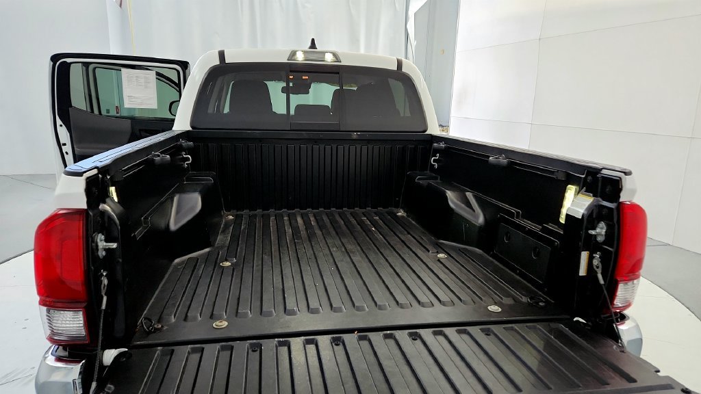 Certified 2023 Toyota Tacoma SR5 AWD/4WD image 20