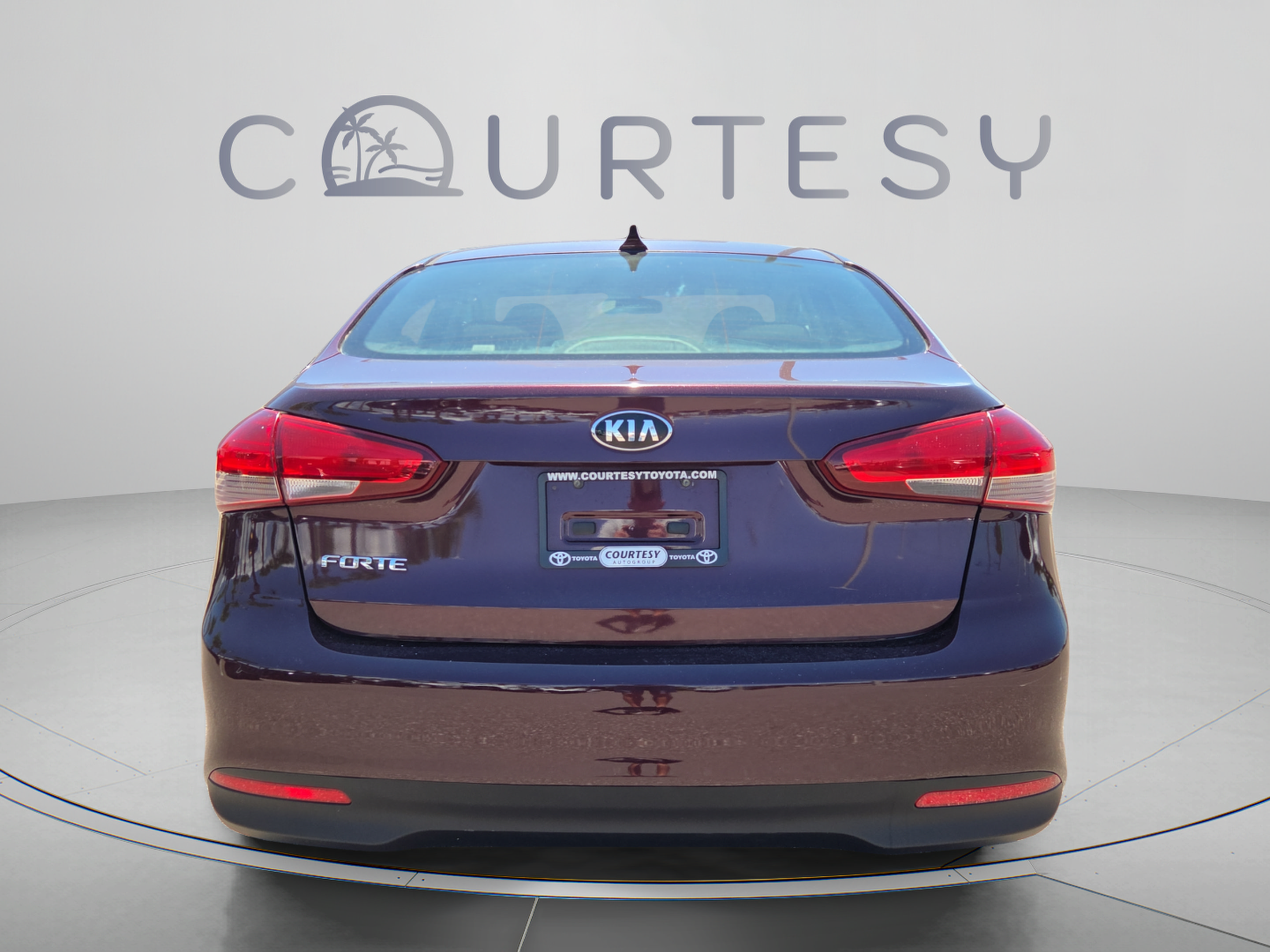Used 2017 Kia Forte LX FWD image 4
