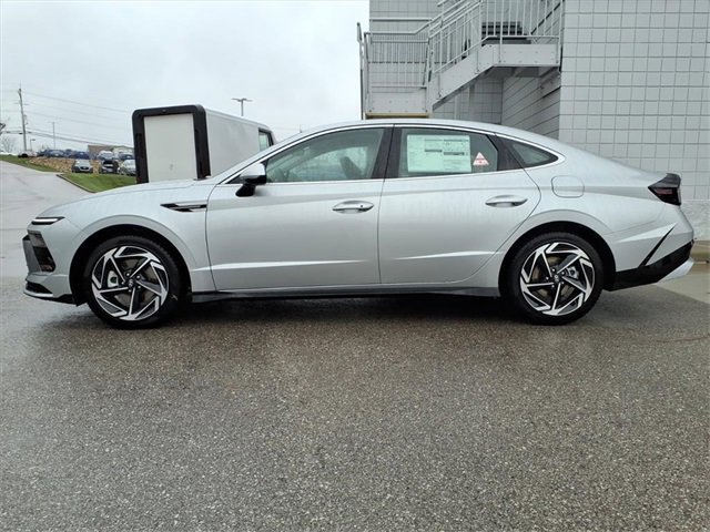 New 2026 Hyundai Sonata SEL image 2