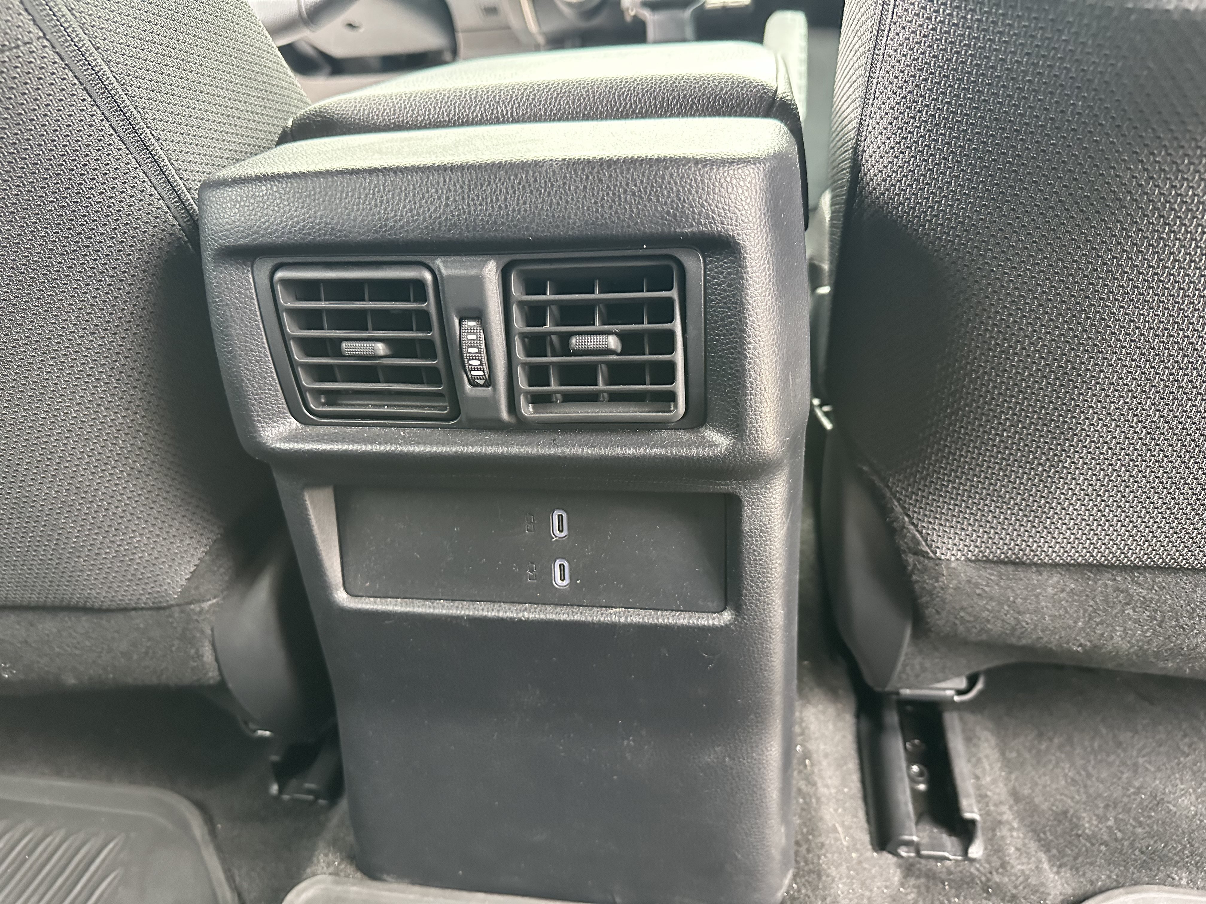 Used 2025 Toyota 4Runner SR5 AWD/4WD image 29