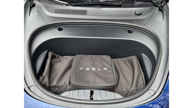 Used 2023 Tesla Model 3 Standard Range image 12