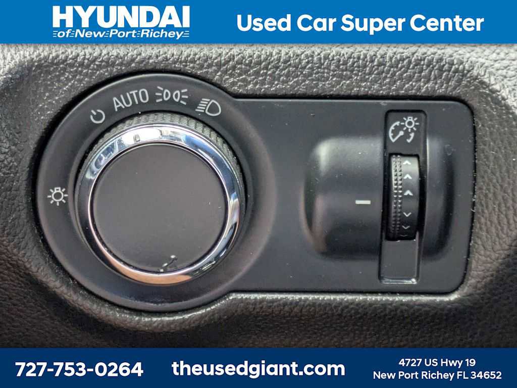 Used 2014 Chevrolet Cruze LS image 21