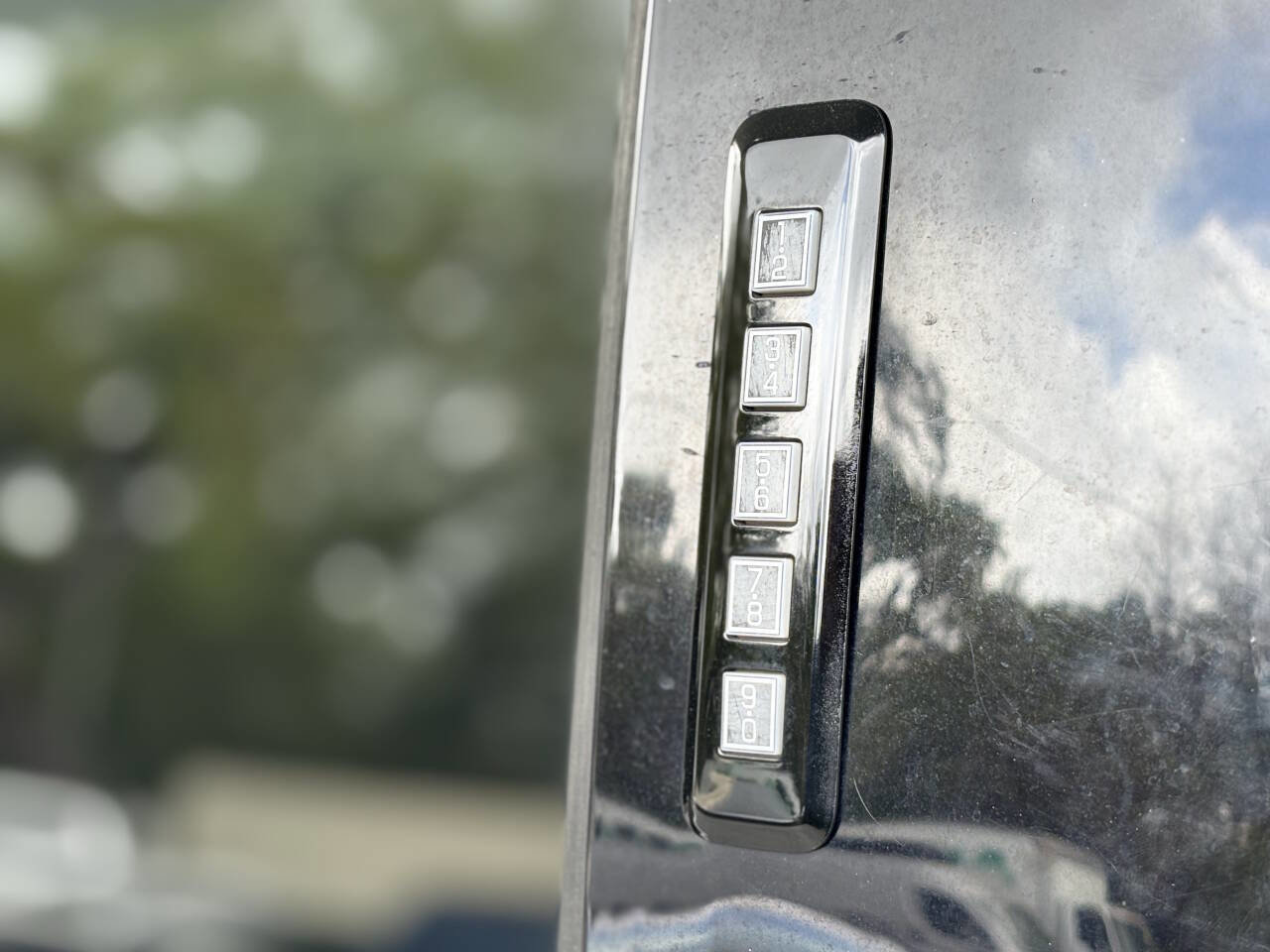 Used 2017 Ford F150 Raptor w/ Equipment Group 802A Luxury image 12