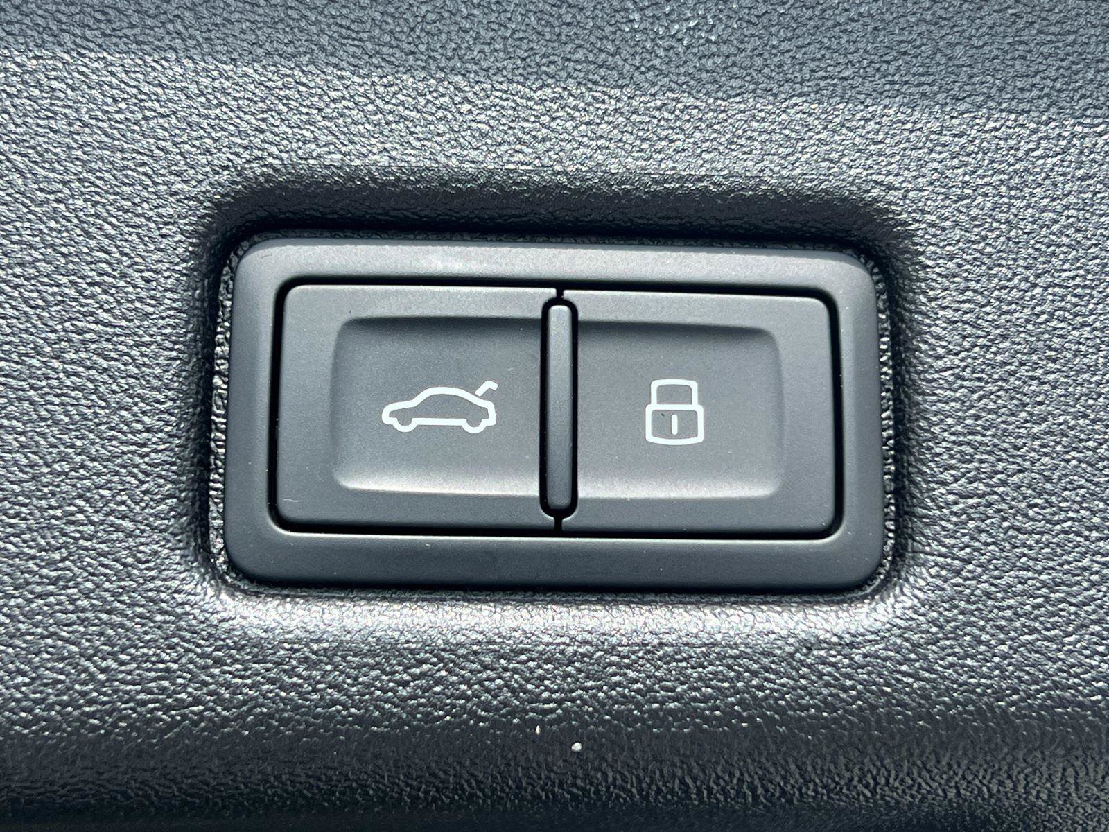 Certified 2025 Audi SQ5 Premium Plus AWD/4WD image 19