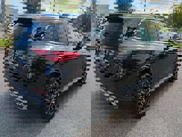 Used 2026 Mercedes-Benz GLC 300 image 4